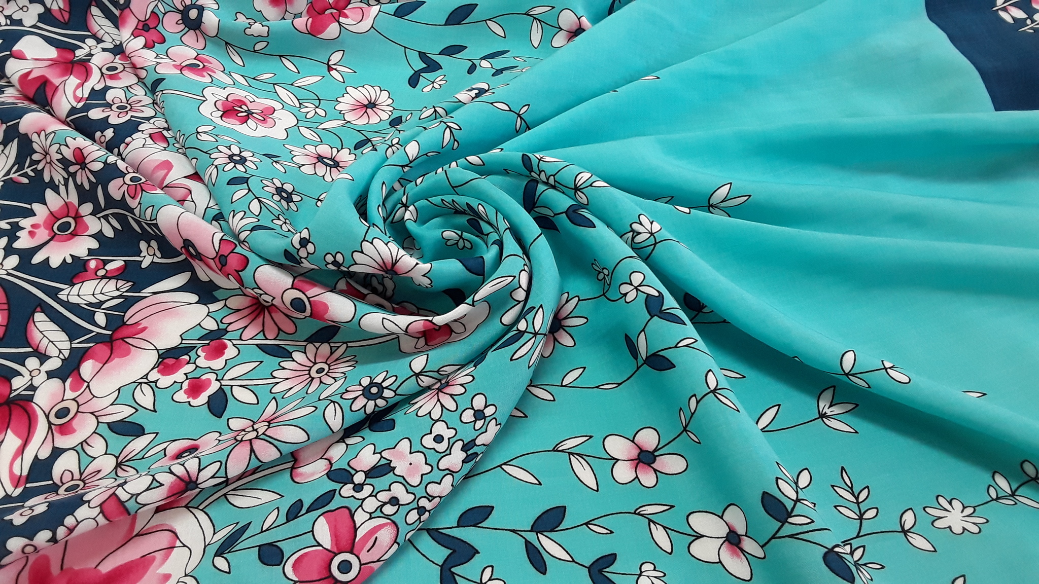 Штапель применяется в пошиве повседневной и домашней одежды, детского текстиля.