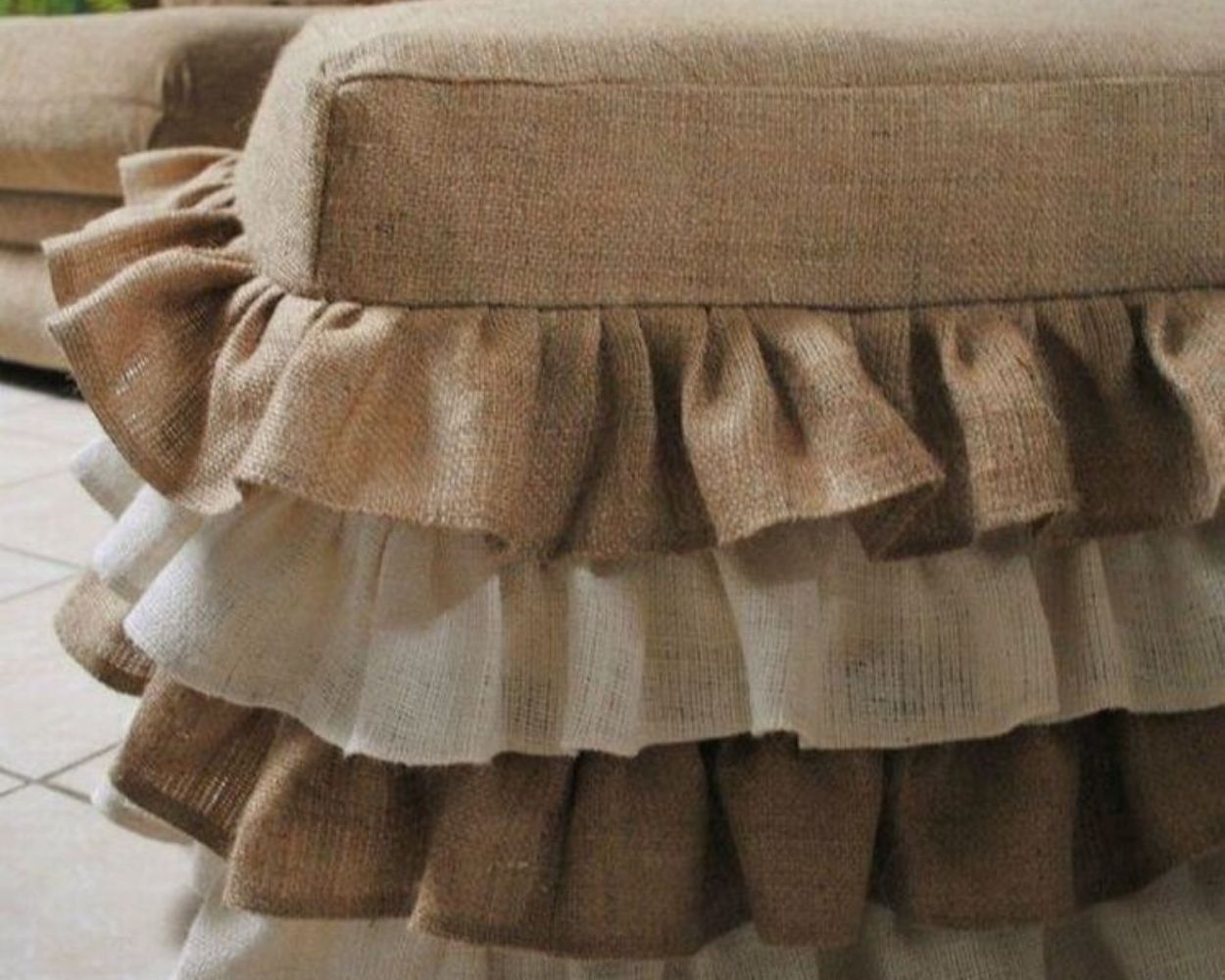 Чехлы для мебели из мешковины - это практичное дизайнерское решение